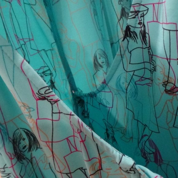 BCBGMaxAzria Fun Blue Wrap Dress with Modern Pattern M - Picture 7 of 11